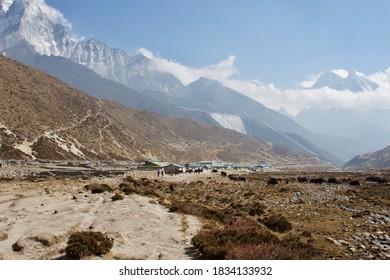 Scenery En Route To Mount Everest Base Camp