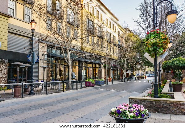 カリフォルニア州サンノゼの商店街の風景 の写真素材 今すぐ編集