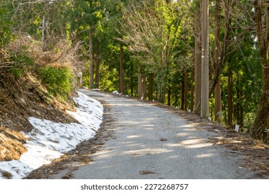 Scenery of snow climbing Mt. Iozen and Mt. Shirahage in Kanazawa City, Ishikawa Prefecture, Japan.石川県金沢市にある医王山、白兀山を雪山登山している風景 