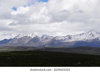 The scenery view of the mountain.