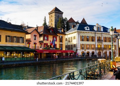 Scenic cityscape of old town of Annecy, southeastern France.Medieval city of Annecy with Thiou canal at sunny winter day, Haute Savoie department in Auvergne Rhone Alpes region, France