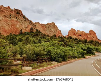 Scenic Colorado Mountain View With Dense Foliage 