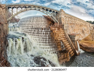 Scenic Croton Dam New York Water Reservoir Overflaw