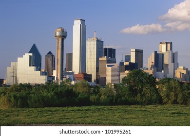 Scenic Dallas skyline