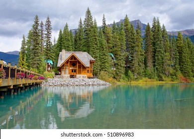 Lake Cabin Images Stock Photos Vectors Shutterstock