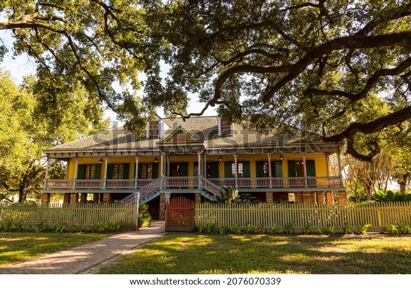 Scenic\
historic Laura Plantation in Louisiana,\
USA
