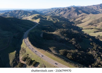 A Scenic Road Runs Through The Hills Along The Central Coast Of California, Between Los Angeles And San Francisco. This Beautiful, Coastal Region Is A Popular Vacation Destination.