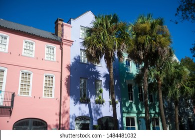 Scenic street view of the Georgian architecture of Rainbow Row in the Battery, Charleston, South Carolina, USA