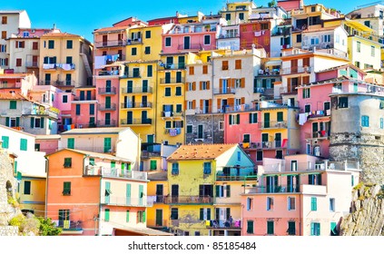 Scenic view of colorful houses in Cinque terre village Riomaggiore/Manarola - Powered by Shutterstock