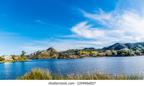 A Scenic View In Lake Sherwood In The Santa Monica Mountains, In Ventura County, California Overlooking The Lake Sherwood Reservoir. It Is South Of The Conejo Valley And City Of Thousand Oaks.