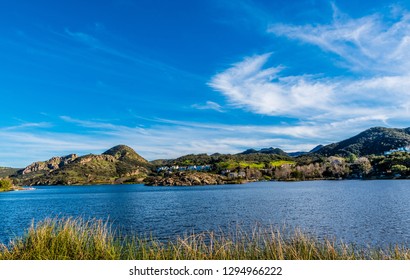 A Scenic View In Lake Sherwood In The Santa Monica Mountains, In Ventura County, California Overlooking The Lake Sherwood Reservoir. It Is South Of The Conejo Valley And City Of Thousand Oaks.