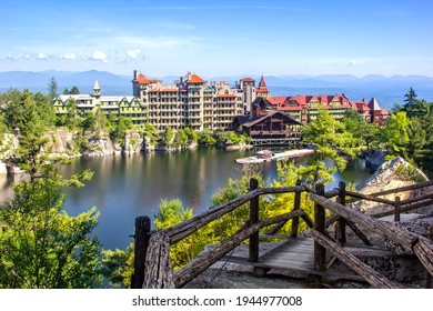 Scenic View Of Mohonk Mountain House And Mohonk Lake In Upstate New York.