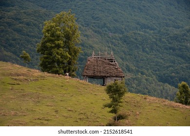 22,680 Rustic Wooden Building Mountains Images, Stock Photos & Vectors ...