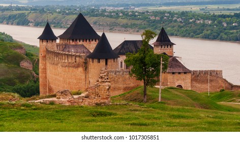 Scenic view on Khotyn Fortress and the Dniester River on background. Location place: Khotyn, Ukraine. - Shutterstock ID 1017305851