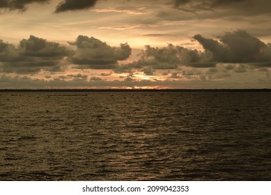 Scenic View Of The Vembanad Lake In India 