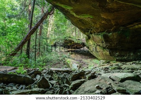 Scenic view of Yahoo Arch rock formation in Southern Kentucky