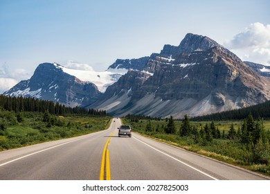 Scenic views on Icefields Parkway between Banff National Park and Jasper in Alberta, Canada. 