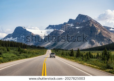 Scenic views on Icefields Parkway between Banff National Park and Jasper in Alberta, Canada. 