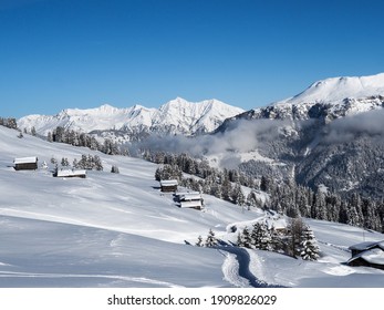 Schamserberg, Schweiz: Winterlandschaft des Schamserbergs und des Piz Beverin Naturparks.