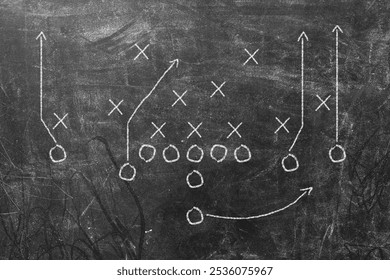 Esquema de juego de fútbol sobre fondo de pizarra. Cuatro Verticales. Manual de fútbol americano para la universidad y la escuela secundaria.