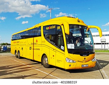 Fernbus Images Stock Photos Vectors Shutterstock