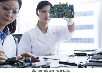 Scholars learn the knowledge of the machine.