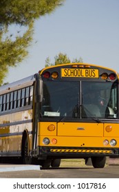 211 School bus behind Images, Stock Photos & Vectors | Shutterstock