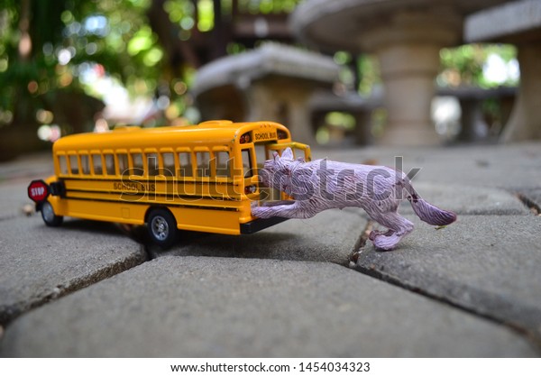 giant school bus toy