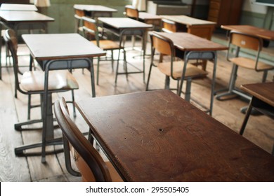 school desks and chairs of japan