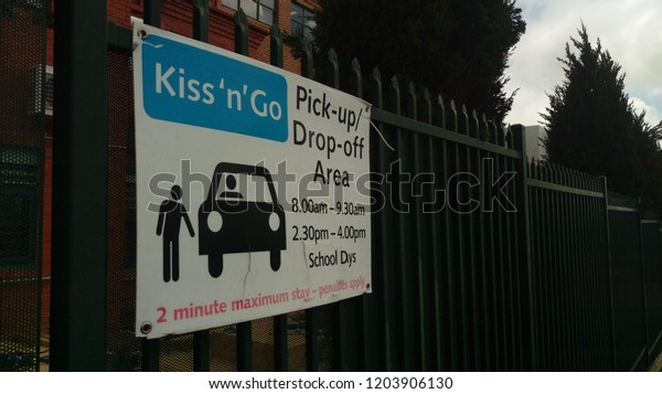 School Pick up sign\
