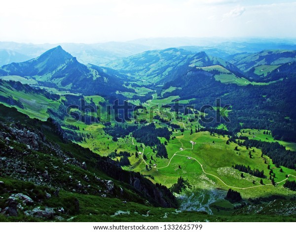 Schwägalp (Schwagalp Pass or
Schwaegalp) mountain pass or Der Schwägalppass (Schwagalppass or
Schwaegalppass) - Canton of Appenzell Ausserrhoden,
Switzerland