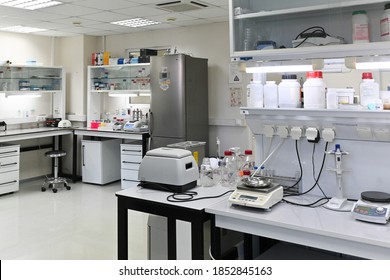 613,573 Science Laboratory Background Images, Stock Photos & Vectors ...