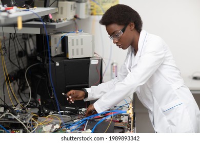 127,088 Woman Technician Images, Stock Photos & Vectors | Shutterstock