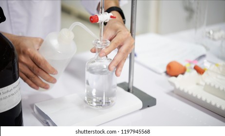 Scientists Are Experimenting With The Amount Of Oxygen In Water In The Chemistry Laboratory.BOD (Biochemical Oxygen Demand)