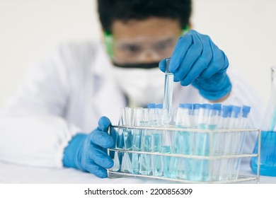 Scientists Work With In Vitro Reagents In Laboratories And Draw Conclusions From Their Research.