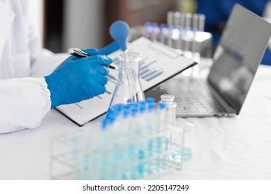 Scientists Work With In Vitro Reagents In Laboratories And Draw Conclusions From Their Research.