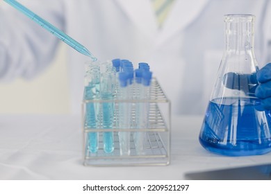 Scientists Work With In Vitro Reagents In Laboratories And Draw Conclusions From Their Research.