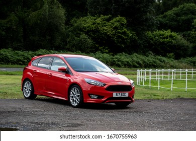 ford focus 2022 hatchback white