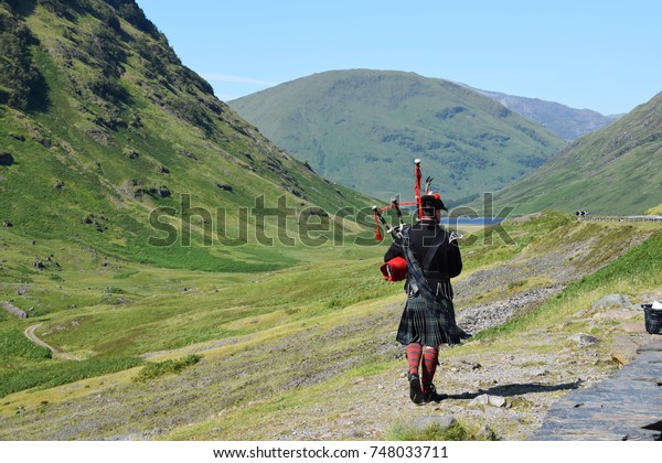 Scotsman Playing Bagpipes Scottish Highlands Stock Photo 748033711 ...