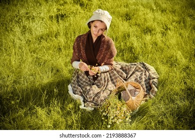 Scottish Girl 18th Century Medieval Rural Stock Photo 2193888367 ...