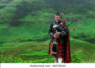 kilt and bagpipes