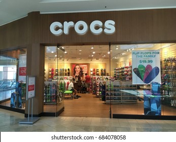 crocs columbia mall