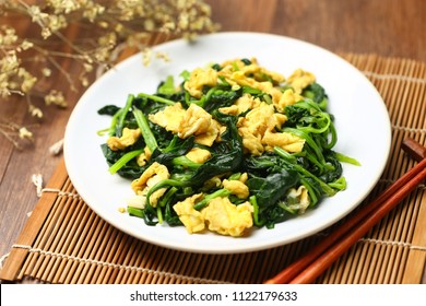 Scrambled Eggs With Spinach