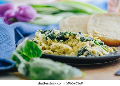 Scrambled Eggs With Spinach
