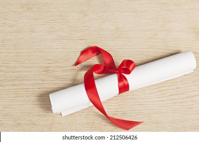 730 Graduation certificate tied with a red ribbon Images, Stock Photos ...