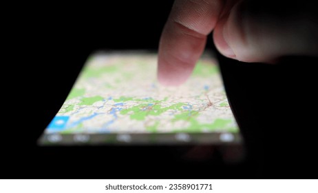 Scrolling Online Navigation Map on Smartphone Touchscreen in the Dark