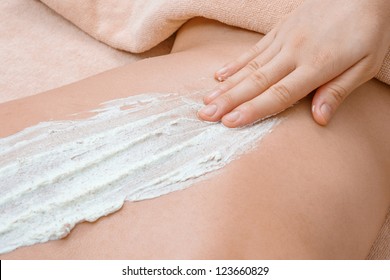 Scrub Massage Body Treatment In Thai Spa