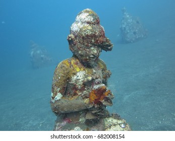 Scuba Diving Indonesia Underwater Statues Stock Photo (edit Now) 682011460