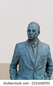 Sculpture Of Biochemist Severo Ochoa De Albornoz, ASTURIAS, SPAIN - APRIL 16, 2022: Winner Of The Nobel Prize In Physiology Or Medicine In 1959. High Quality Photo.