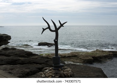 Sculpture By The Sea, Bondi, Australia.  25 OCT 2017. Artist: G.W. Bot, Work: Sea Eagle Glyph